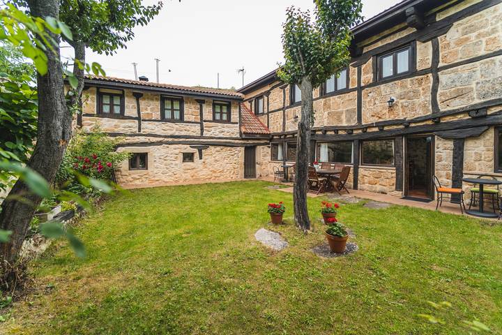 Casa rural para 11 personas, con Jardín en Castilla y León