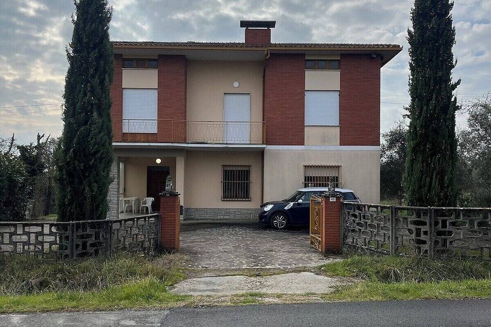 Casa Rina Family home apartment. Umbria / Tuscany. 2 minutes from the lake in Tuoro sul Trasimeno, Lago Trasimeno