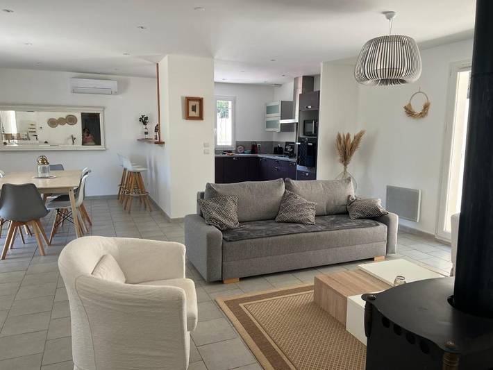 Ferienhaus für 8 Personen, mit Terrasse und Garten sowie Pool und Ausblick