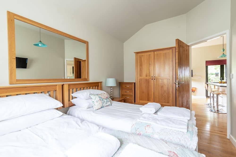 Meadow View Lodge - Für 4/5 Personen mit eigenem Whirlpool in Cheddar, Somerset