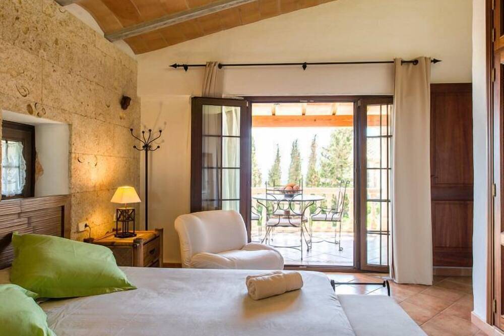 Spectacular house for 10 people with air conditioning, private pool, wifi in s'Horta, Felanitx