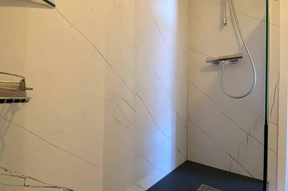 Appartement entier, Agréable appartement avec pleine vue mer dans le quartier de La Garde à Saint Cast in Saint-Cast-le-Guildo, Région de Dinan