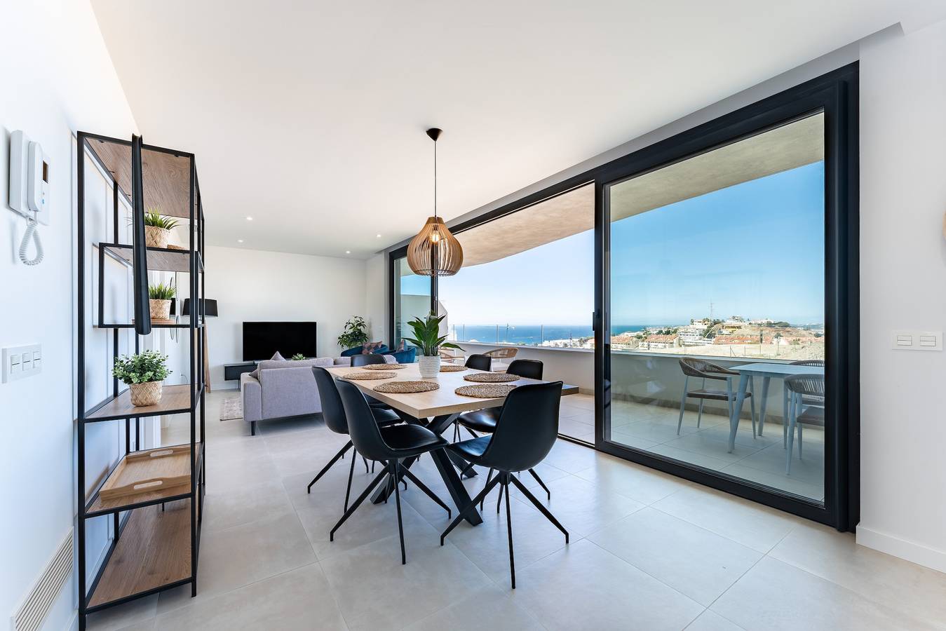 Apartamento entero, Moderno apartamento con vistas al mar en Higuerón West in La Capellania, Fuengirola