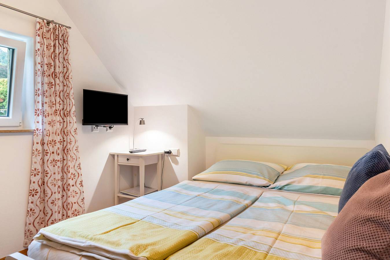 Zimmer 'Doppelzimmer' mit Gemeinschaftsgarten und Wi-Fi in Bodman-Ludwigshafen, Obersee (Bodensee)