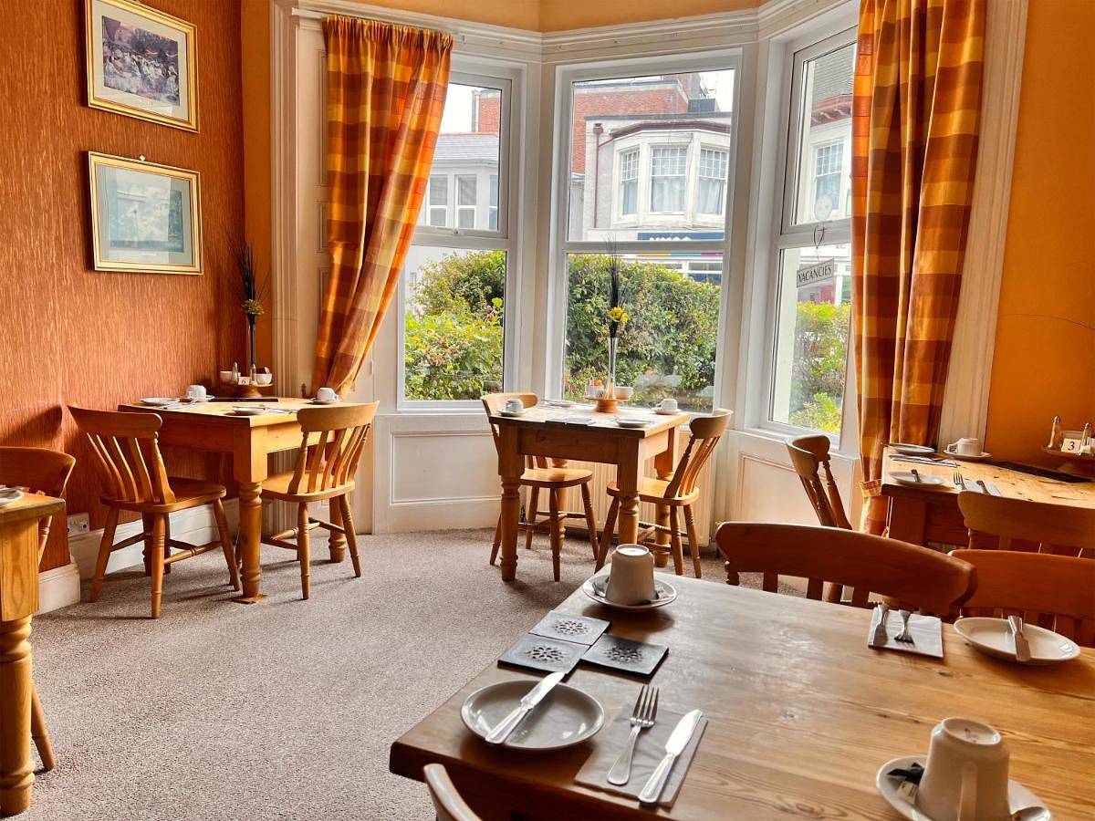 Family Room (2 Adults + 2 Children) in Weston-Super-Mare, North Somerset