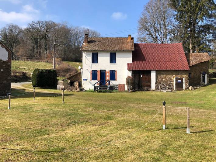 Gîte pour 6 personnes, avec piscine, animaux acceptés