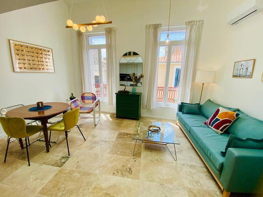 Appartement entier, ''Le Refuge'' Duplex Quartier Haut, climatisé in Sète, Côte méditerranéenne (France)
