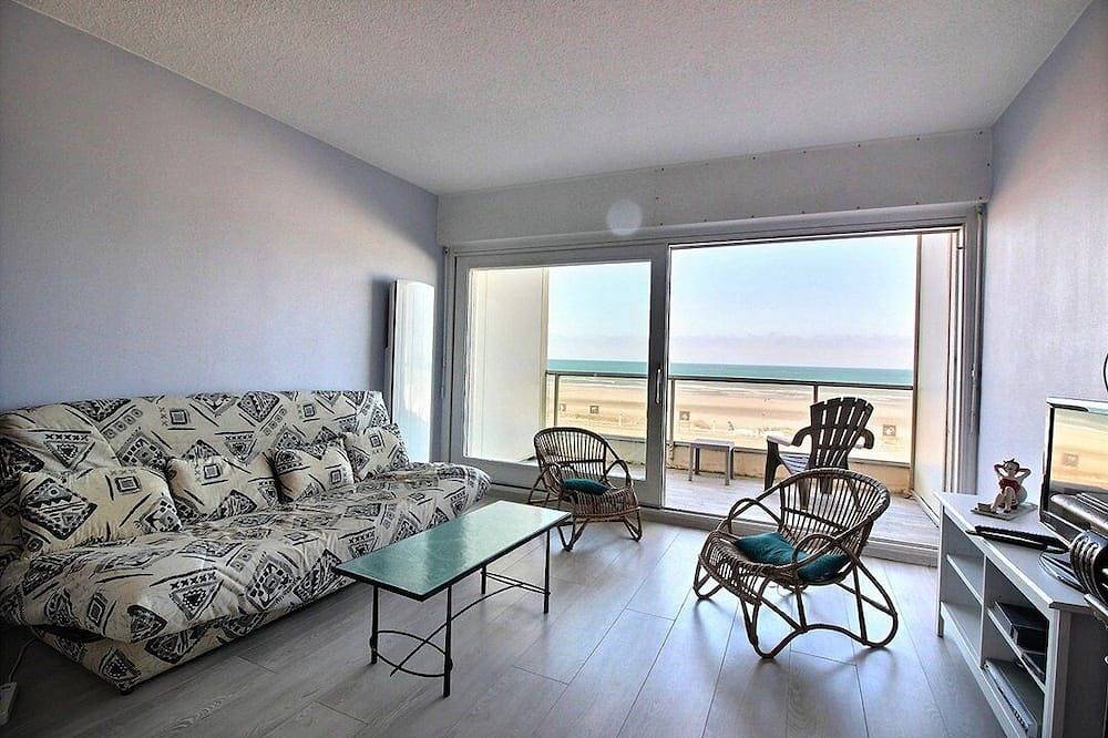 Entire apartment, Reale C1: Seafront apartment for 4 people on 1st floor with balcony and Wifi in Hardelot Plage, Neufchâtel-Hardelot