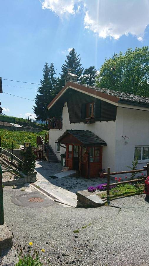 B&b per 2 persone, con Balcone e Terrazza nonché Giardino e Sauna in Valtournenche