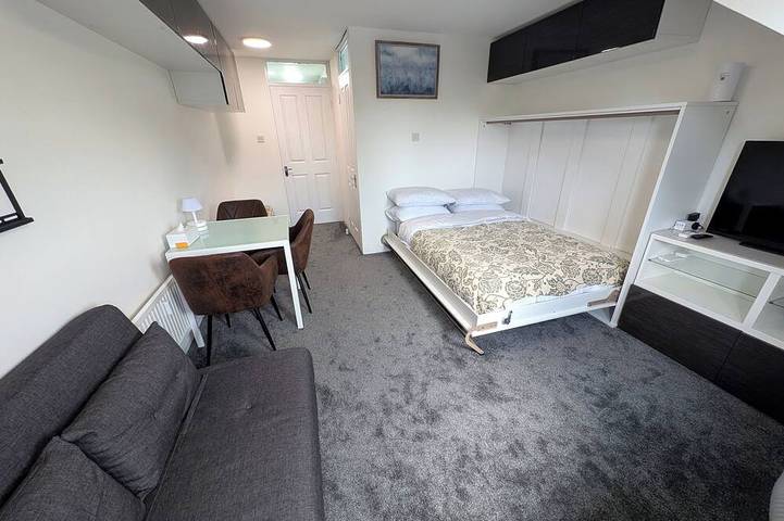 Entire apartment, Modern Spacious Flat | Near Aylesbury Station -Brand new in Aylesbury, Buckinghamshire