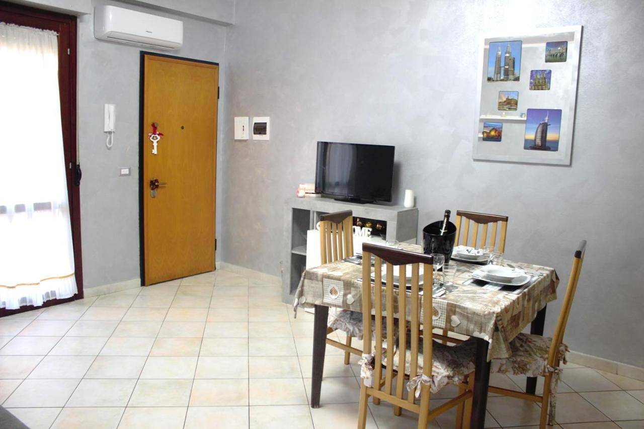 Ganze Wohnung, The Golden Houre House near the sea - Daniele Case Vacanza in Torvaianica, Pomezia
