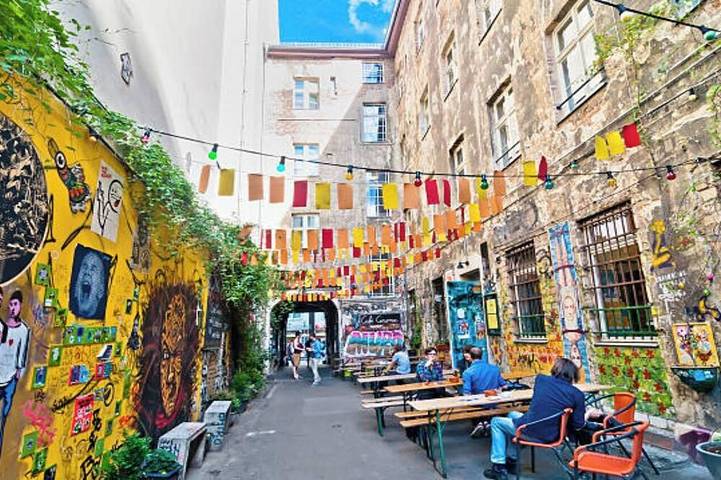 Ferienwohnung für 6 Personen, mit Garten und Balkon in Mitte Berlin