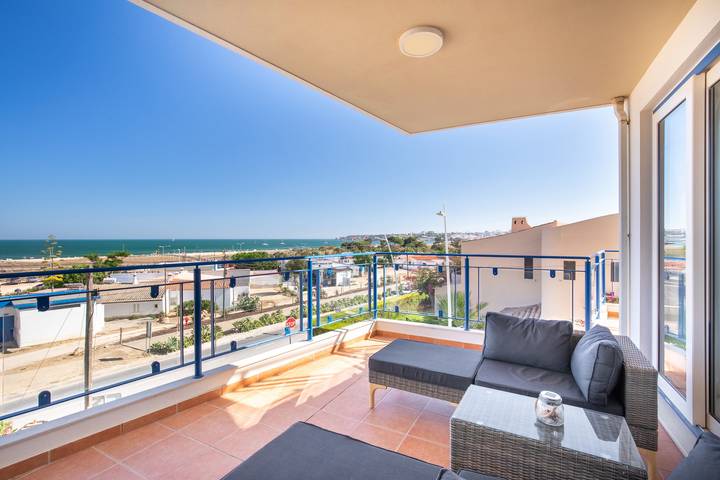 Apartamento entero, Casa Areia Ornata, terraza vistas mar, playa in São Sebastião, São Gonçalo de Lagos