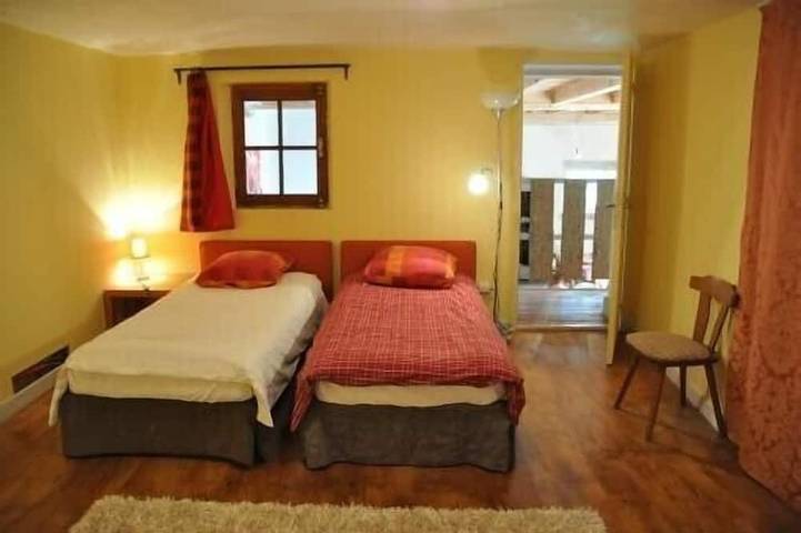 Gîte pour 5 personnes, avec terrasse et jardin, animaux acceptés à Monlet - 3