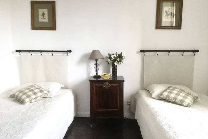 Location de vacances pour 6 personnes, avec jardin à La Capelle-et-Masmolène - 3