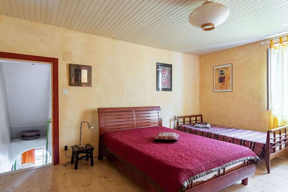 Maravillosa casa de vacaciones privada con Wifi, Tv, terraza, vista panorámica, aparcamiento in Saint-Montan, Privas