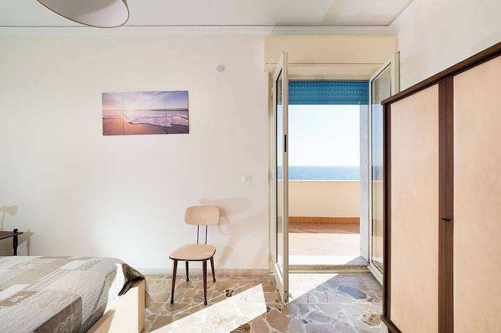 Ganze Wohnung, Mit Terrasse, mit Blick auf das Meer und den Ätna in Stazzo, Acireale