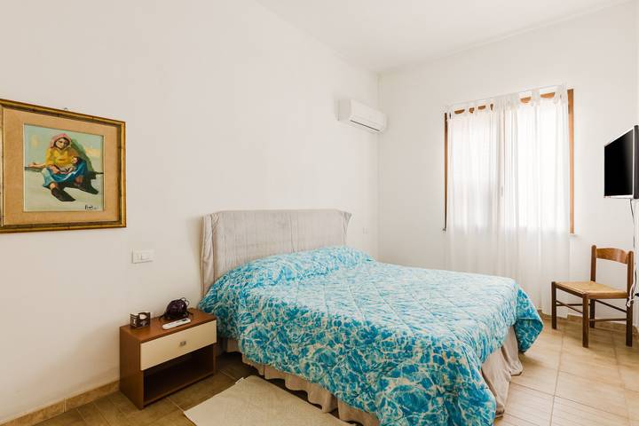 Appartement entier, Appartement "Casa Rimedia" avec balcon, Wi-Fi et climatisation in Cabras, Sardaigne