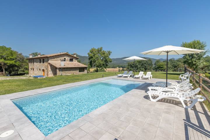 Casa rural para 14 personas, con Jardín