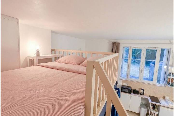 Appartement entier, Grand studio lumineux et calme avec parking privé devant l’entrée - accès facile in Tours, Région de Tours