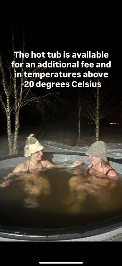 Authentic Log Cottage with Hot Tub in Portimojärvi, Lappland