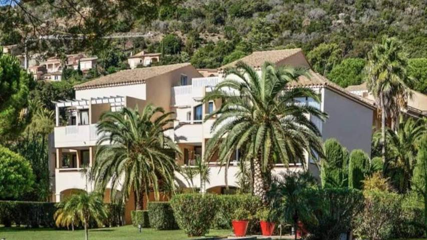 Gîte pour 5 personnes, avec balcon dans Pramousquier - 4