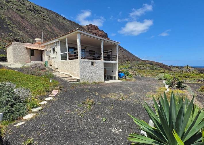 Chalet para 6 personas, con Balcón y Terraza además de Jardín y Piscina en El Hierro - 2