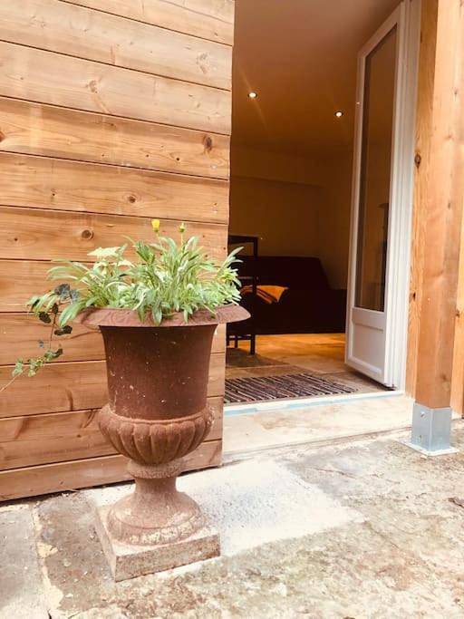 Gîte pour 4 personnes, avec Terrasse ainsi que Jardin et Vue à Pieusse