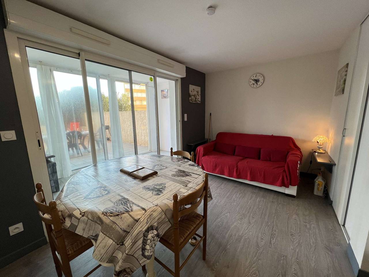 Entire apartment, Cozy T2 with Large Terrace, 50m from the Beach, Sleeps 4 in Valras-Plage, Mediterranean Coast (France)