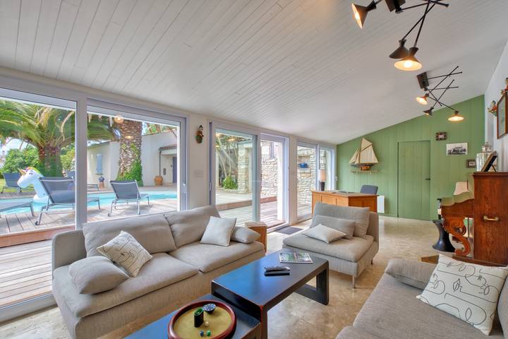 Location de vacances pour 9 personnes, avec jardin ainsi que piscine et terrasse à Saint-Georges-d'Oléron - 3