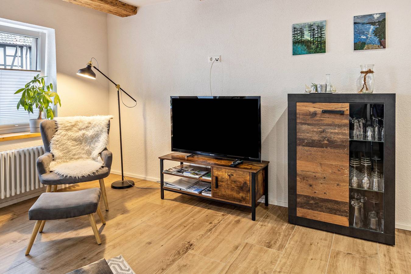 Ganze Wohnung, Liebevoll renovierte Altbau Wohnung, direkt am See in Hemmenhofen in Hemmenhofen, Gaienhofen