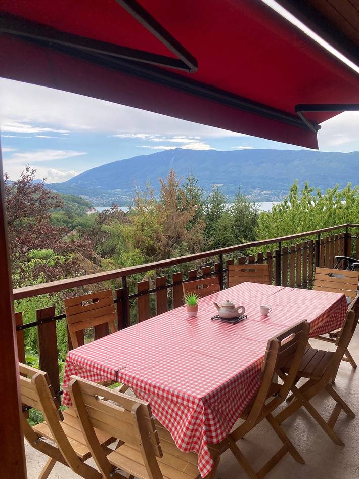 Chalet pour 8 personnes, avec Balcon ainsi que Jardin et Vue sur le lac en Haute-Savoie - 2