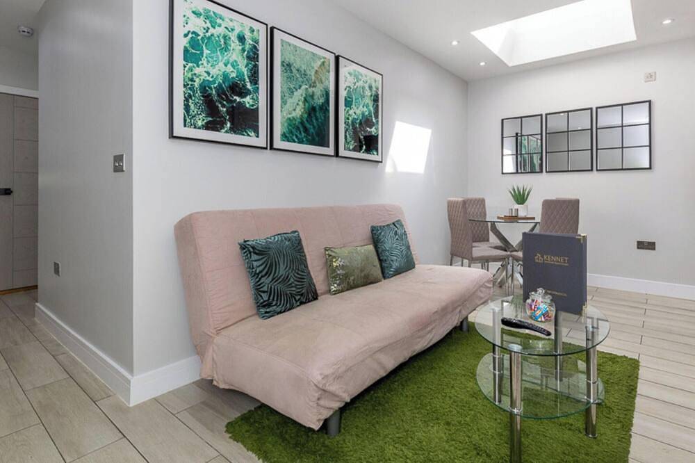 Ganze Wohnung, Apartment-Superior-Eigenes Badezimmer-Terrasse-Elm House-1-Bed-Flat 2 in Reading, Berkshire