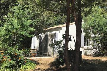 Gîte pour 4 personnes, avec terrasse et jardin dans Plage des Sables-Vignier