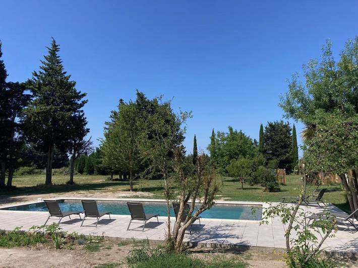 Gîte pour 10 personnes, avec piscine ainsi que vue et jardin à Barbentane - 2
