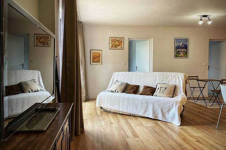 Gîte pour 6 personnes, avec jacuzzi à Ganties