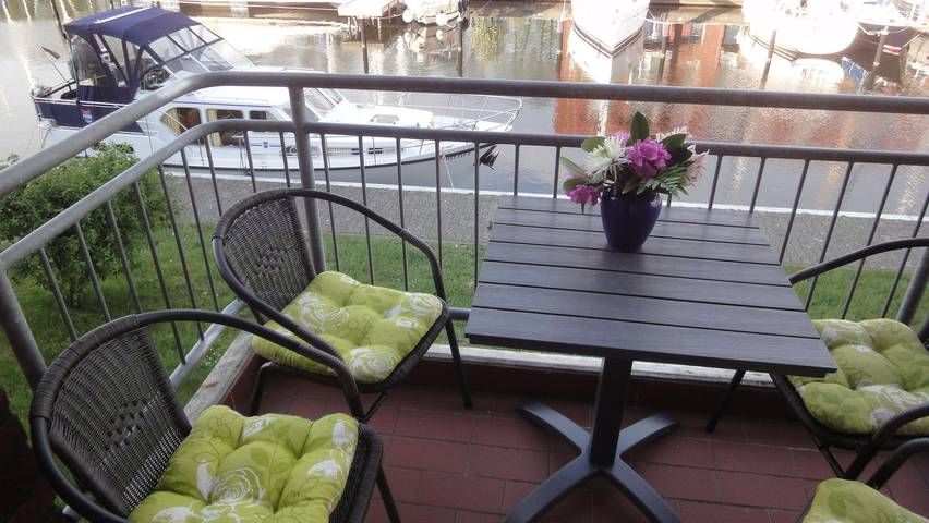Ferienwohnung für 4 Personen, mit Balkon und Garten sowie Seeblick in Ueckermünde