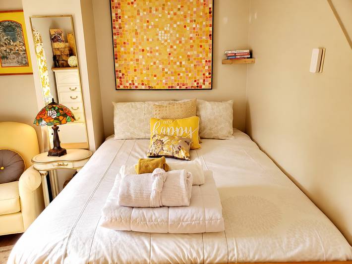 Habitación amarilla cerca de Yale in New Haven (desambiguación), Connecticut