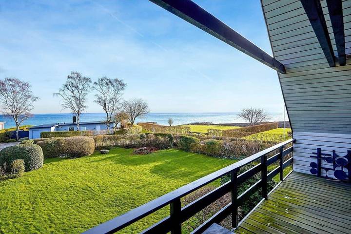 Ferienhaus für 8 Personen, mit Terrasse und Garten in Dyngby Strand