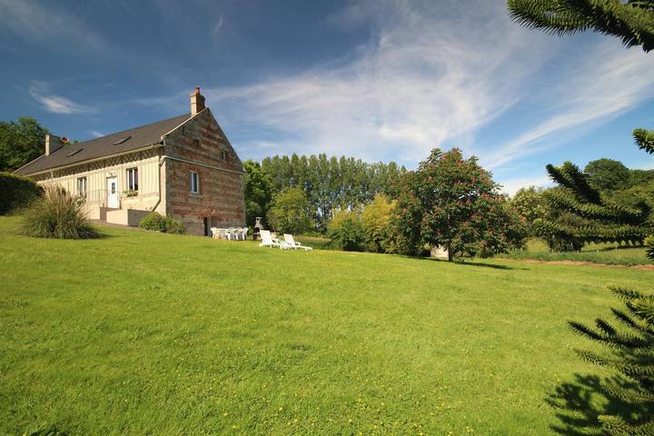 Gîte pour 8 personnes, avec jardin et terrasse, animaux acceptés à La Gaillarde