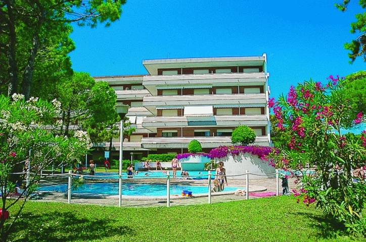 Appartamento intero, Dolce rifugio per le vacanze sul mare con piscina a Lignano in Lignano Riviera, Lignano Sabbiadoro