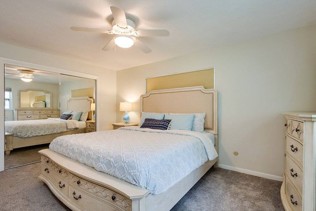 ⭐️Perfect for Families & Groups⭐️7mi-Beach/Dwtn🏖 Bbq⭐️Fire-Pit⭐️Dogs Welcome! in Largo, Pinellas County