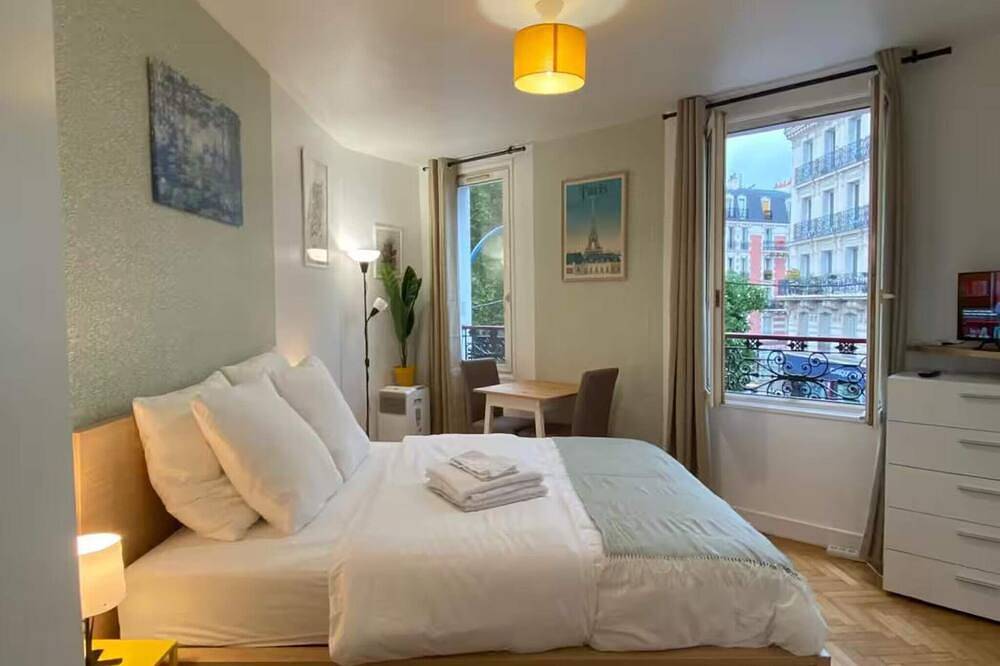 Appartement De Vacances pour 2 Personnes dans Pantin, Seine-Saint-Denis