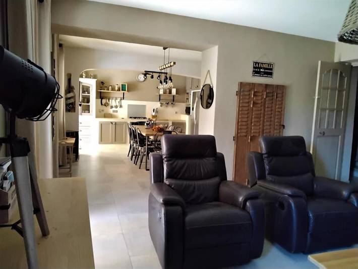 Location de vacances pour 8 personnes, avec jardin ainsi que vue et piscine à Cheval-Blanc - 2