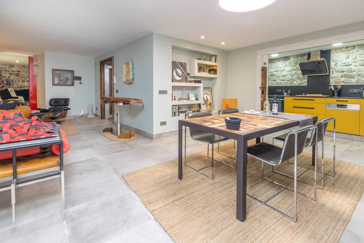 Hel lejlighed, Kel Domènech Luxury Apartment for Art Lovers in Historic Besalú in Besalú, Garrotxa