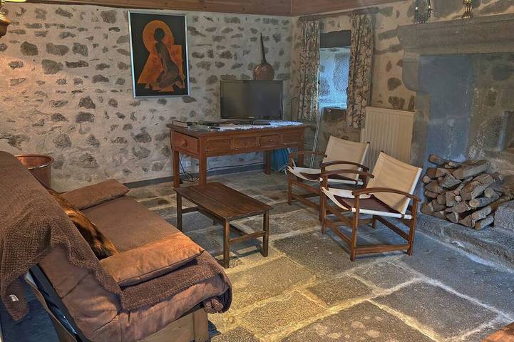 Gîte pour 3 personnes dans Perpezat - 4