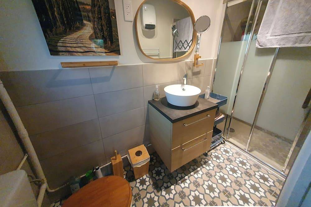 Le Goëland, chambre hôtes proche plage, jardin, petit déj, kitchenette, piscine in Les Lecques, Saint-Cyr-sur-Mer