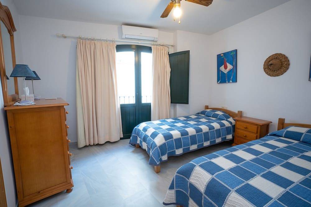 Entire apartment, Apartamento Balcón Europa 4 Menyber in Nerja Centre, Nerja