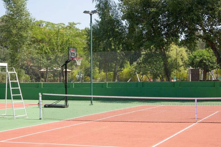 Hôtel pour 2 personnes, avec sauna et jacuzzi ainsi que piscine et jardin à Aubais - 4