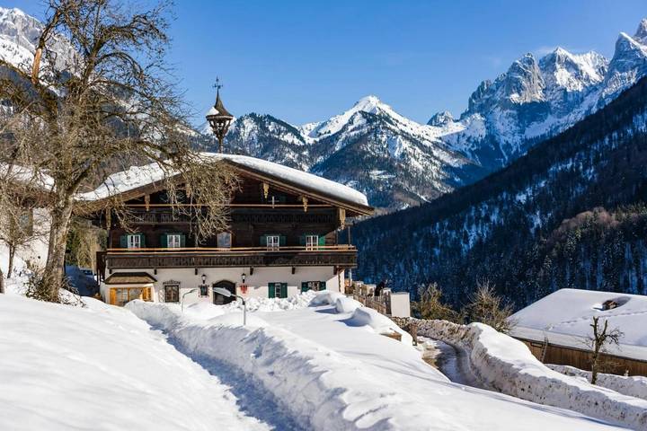 Gîte pour 4 personnes, avec terrasse ainsi que jardin et sauna, animaux acceptés
